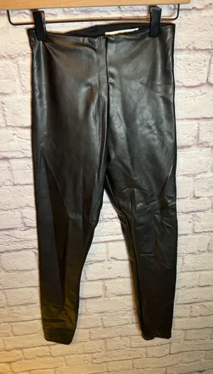 Abercrombie & Fitch faux leather leggings‎ women’s size XS pants thumbnail 1