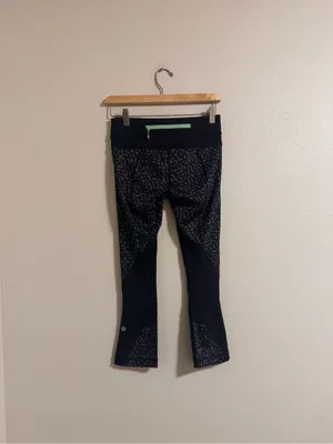 Lululemon cropped leggings size 4 thumbnail 2