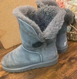 UGG Leather Women's Suede Boots Size 6 thumbnail 4
