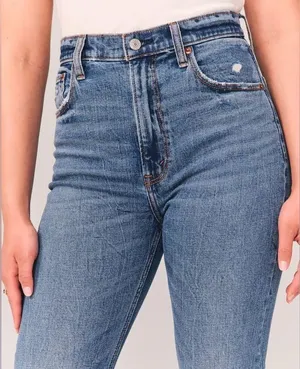Abercrombie & Fitch Ultra High Rise Ankle Straight Distressed Jeans Size 27/4 thumbnail 5