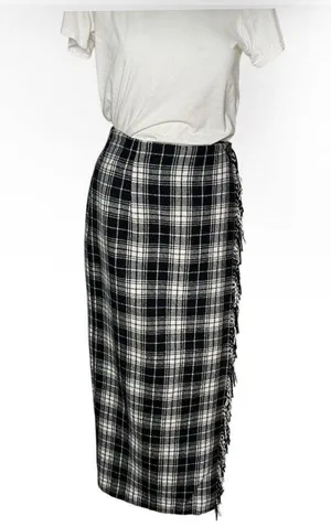 CAMBRIDGE COUNTRY Plaid Skirt Black White Wrap Fringe Edge Midi Size 6 VINTAGE thumbnail 1
