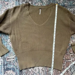 Free People Allure Tan V-Neck Oversized Sweater Ribbed Stretch Pullover Medium thumbnail 12