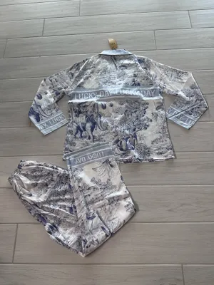 Printed of wildlife pajamas set thumbnail 2