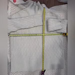Lululemon Athletica Oversized Small Turtle Neck Women's Cream Sweater thumbnail 2