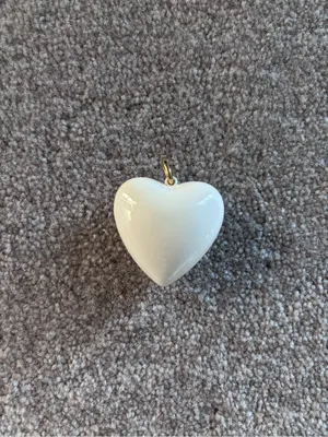 NWOT Roxanne Assoulin The Big Puffy Heart Charm In Cream thumbnail 2