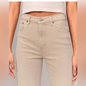 Abercrombie NWOT 90’s Relaxed Jean High Rise in “Oat” Size 4 thumbnail 6