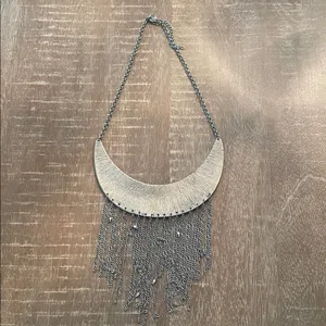 Abercrombie & Fitch Silver Tone Bib Necklace w/ Fringe & Floral Design 17 in thumbnail 4