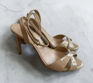SCHUTZ Hilda Tan Patent Leather Sandals Heels Size 6.5 thumbnail 1