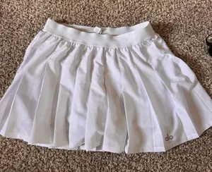 Alo skirt thumbnail 1