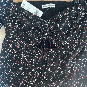 Abercrombie & fitch off the shoulder top thumbnail 3