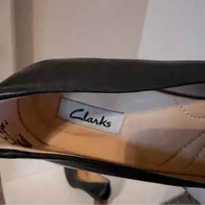 Clark’s Black‎ Leather Grace Isabella Comfort Stackable Heels thumbnail 3
