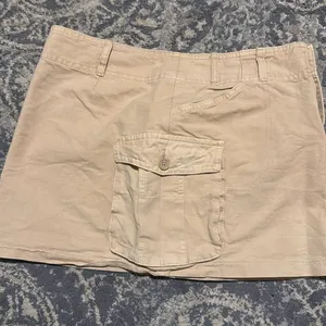 John Galt By PacSun Beige Beverly Cargo Mini Skirt Size Small thumbnail 5
