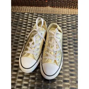 Converse women’s size 6 thumbnail 4