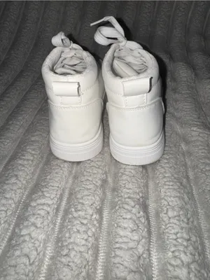 White High Top Lace-Up Sneakers Size 35 thumbnail 6