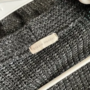 M- Stevie Hender Gray and Silver Knit Mid-Length‎ Cardigan with Pockets thumbnail 4
