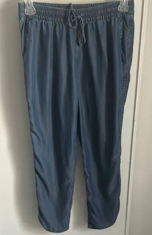 Lands’ End Women’s Casual Chambray Drawstring Ankle Pants thumbnail 1