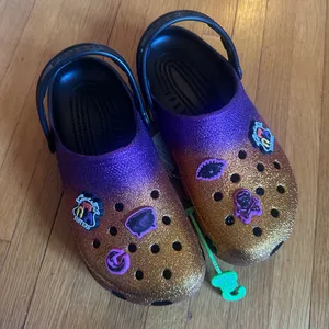 Disney Parks Hocus Pocus Limited Halloween Crocs Glitter Unisex Clogs W9/M7, NWT thumbnail 5