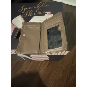 Kensie Dazie Women's Brown and Tan Wallet-purses thumbnail 2