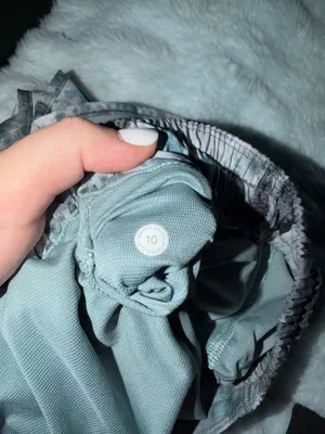 Lululemon Hotty Hot Shorts 2.5" thumbnail 3