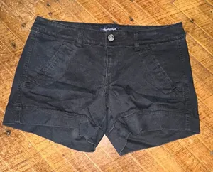 American Eagle 6 stretch black normcore basic shorts thumbnail 1