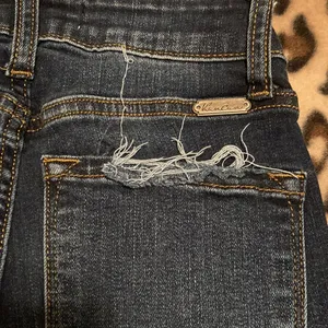 KanCan Jeans Mid Rise Ankle Distressed Skinny Jeans Women’s Size 0 /… thumbnail 10
