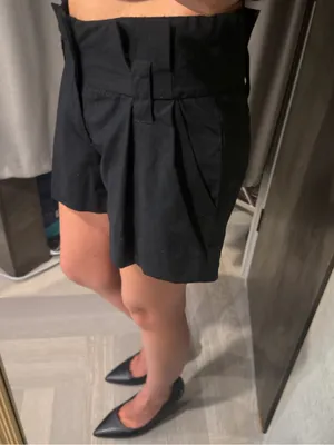 Alice + Olivia Pleated Dress Shorts in Black Size 4 thumbnail 5