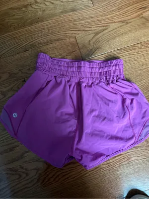 Lululemon hotty hot shorts thumbnail 2