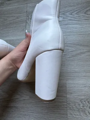 Woman’s Off White Pointed Toe Block Heel Ankle Boots thumbnail 9