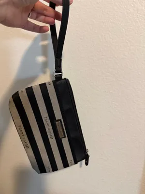 Tommy Hilfiger Wristlet thumbnail 2