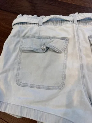 American Eagle Paperbag Waist Mom Short in Light Wash Size 14 - C45-008 thumbnail 6