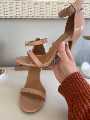 Anne Michelle Nude High Heels thumbnail 2