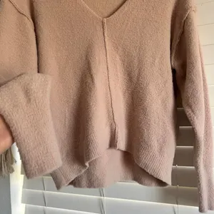 Aritzia Wilfred Relaxed V-Neck Sweater Beige pink XXS thumbnail 2