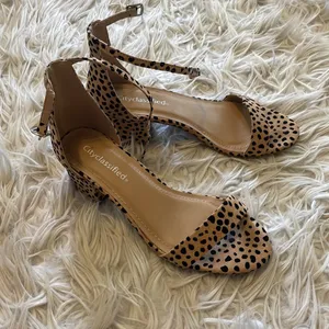 City Classified Cheetah print heels thumbnail 4