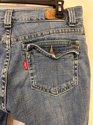Levi's Women's low rise 542 flare Medium Blue Jeans thumbnail 3