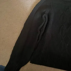 Abercrombie cable knit‎ sweater L thumbnail 2