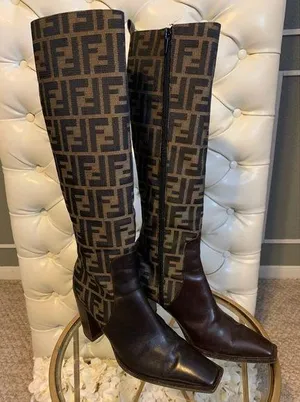 Fendi boots thumbnail 1
