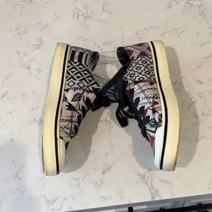 KEEN Elsa IV sneakers with a tribal Aztec indigenous patchwork pattern size 7 thumbnail 6