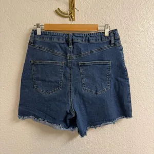 Arula stretchy denim dual colored shorts size 12 thumbnail 3