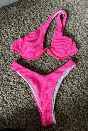 SheIn Pink bikini set with adjustable straps #swimwear #summer thumbnail 1