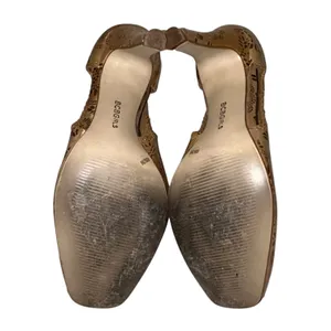 BCBGIRLS Tan Leather Pumps Glam Laser Cut Floral Peep Toe 6 thumbnail 7