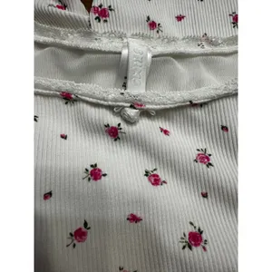 SKIMS White Soft Lounge Lace Romper Neon Orchid Rose Floral – Sold Out – Size M thumbnail 4