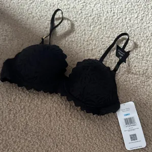 Rene Rofe Black Lace Bra size 34 C thumbnail 3