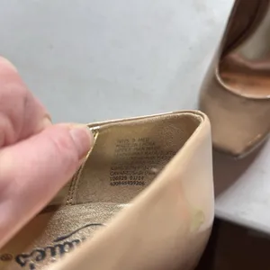 Candie’s Nude Patent Platform Peep Toe Heels Size 9 Classic Pumps thumbnail 15