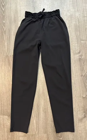 Lululemon Sz 2 Keep Moving High Rise Business Casual Pull On Women’s Black Pants thumbnail 1