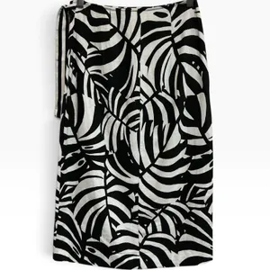 Farm Rio Anthropologie Sami Wrap Skirt XS Black White Monstera Leaf Linen Midi thumbnail 2