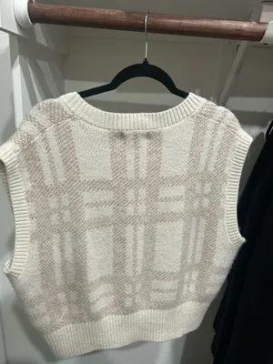 William Rast Cream and Beige V‑Neck Knit Sweater Vest thumbnail 3