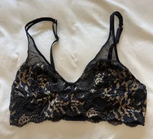 ✨ Frederick’s Of Hollywood Y2K Black Sheer Floral Lace Bralette | Coquette Fairycore Lingerie Top | Romantic Soft Cup Mesh Bra Size S thumbnail 1