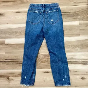 Abercrombie and Fitch Curve Love High Rise Mom Jeans Women’s 27/4 thumbnail 4