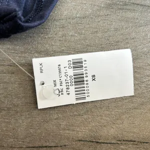Old navy crop tshirt thumbnail 3