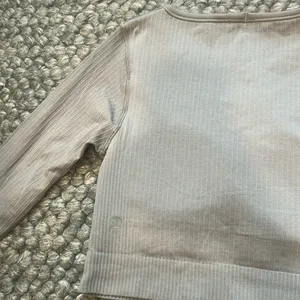 Lululemon Ebb to Street Long Sleeve in Heather Grey Size 2 thumbnail 7